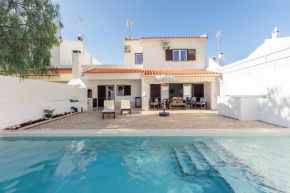 Vitamin Sea - Resort style family villa with pool